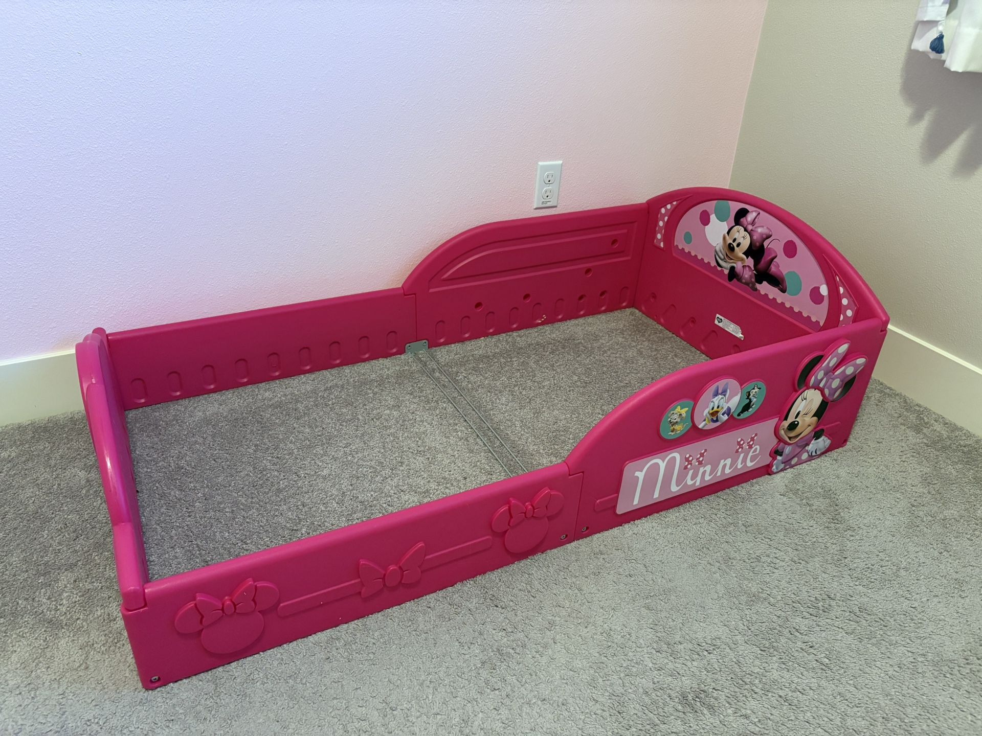 Minnie Mouse Toddler Bed