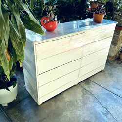 Tocador con 8 cajones