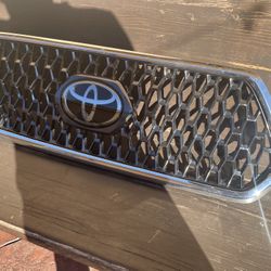 2019 Toyota Tocoma 3rd Gen Grill With Sensor