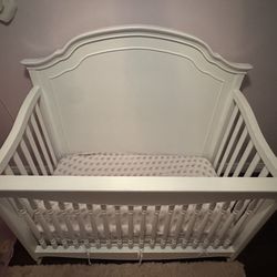 White Bellini Crib for Sale in Boca Raton FL OfferUp