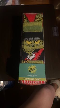 Grinch Christmas socks 7 pair new