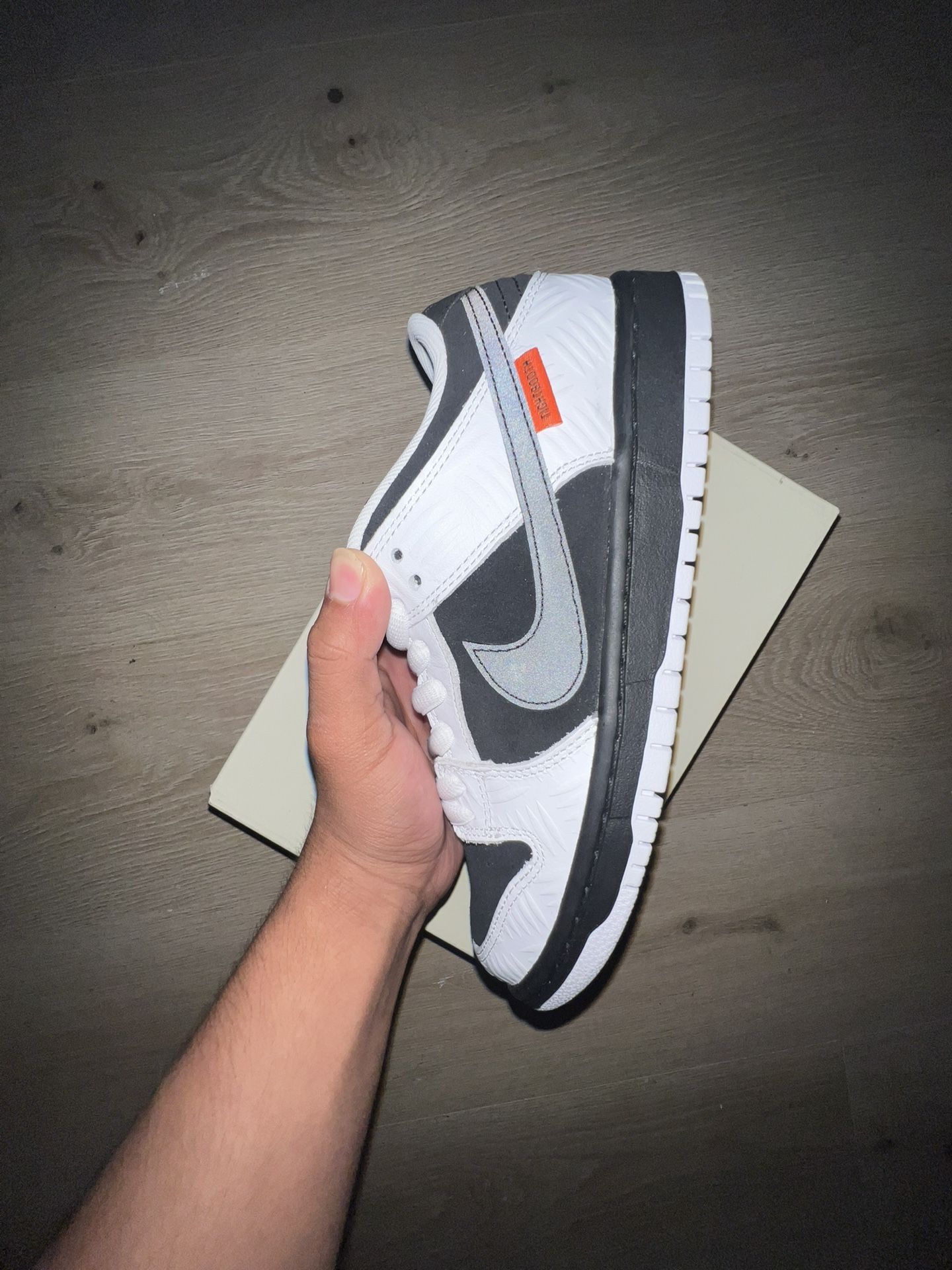 Nike SB Dunk Low “Tightbooth”
