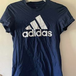 New Women's T-shirts Size Small 