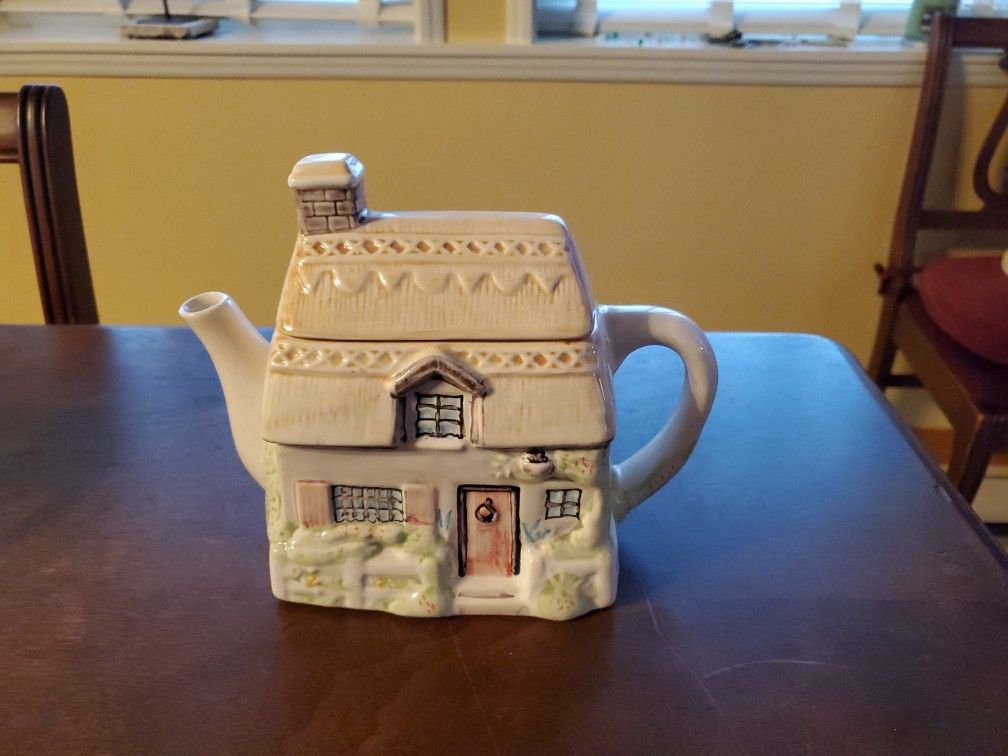 Sweet Garden Cottage Coffeepot/Teapot for Sale in Chula Vista, CA OfferUp