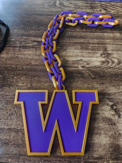 Washington Huskies hype chain