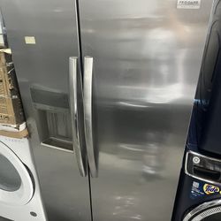FRIGIDAIRE SIDE BY SIDE REFRIGERATOR 