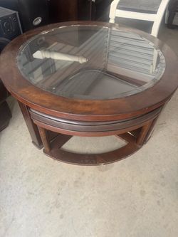 Coffee table with 3 stools