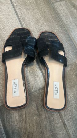 Steven size 8.5 slipper