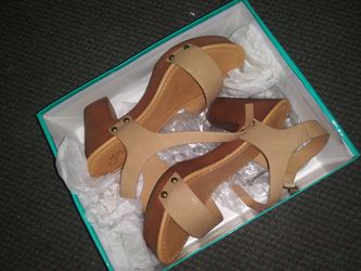 Beige heels