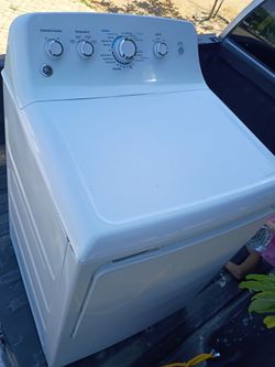 Ge dryer gas  like new 2 years old w gas line
