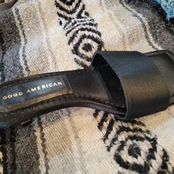 HEELS Good American Women's Size 4 - BLACK