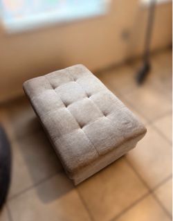 Light Gray Tufted Storage Ottoman