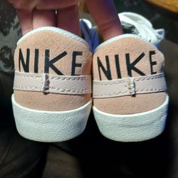 Women's Nike Shoes 