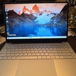 HP computer 15 inch with Logitech 1080p WebCam