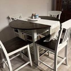 Dinette set for 4