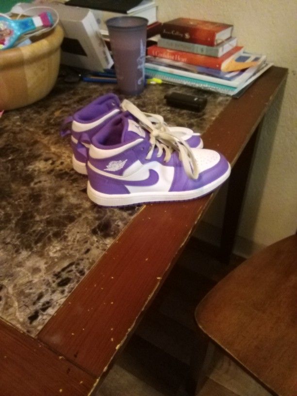 Jordan/ Nike Girl Shoes