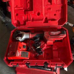 Milwaukee Force Logic M18 570 MCM DIELESS CRIMPER KIT