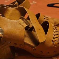 Brown Sandles