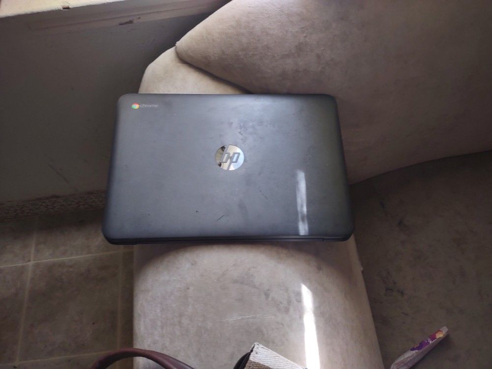 HP Chromebook W Charger