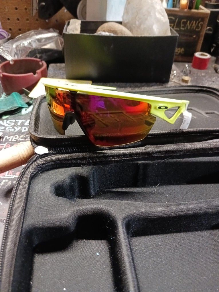 Oakley Sphaera™ Inner Spark Collection