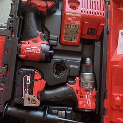 Milwaukee Set Taladro Impacto