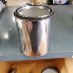 1 QUART CANS, METAL New W Lid