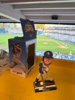 Max Muncy Bobblehead 2026