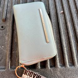 Steve Madden Wallet & Wristlet Cream/Ivory Color Gold Zipper Used 