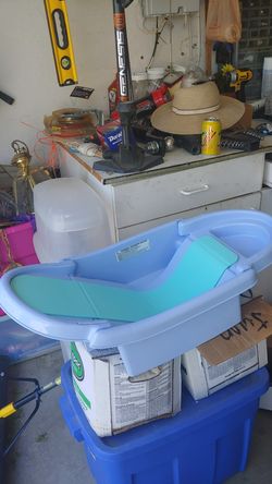 Foldable baby bath tub