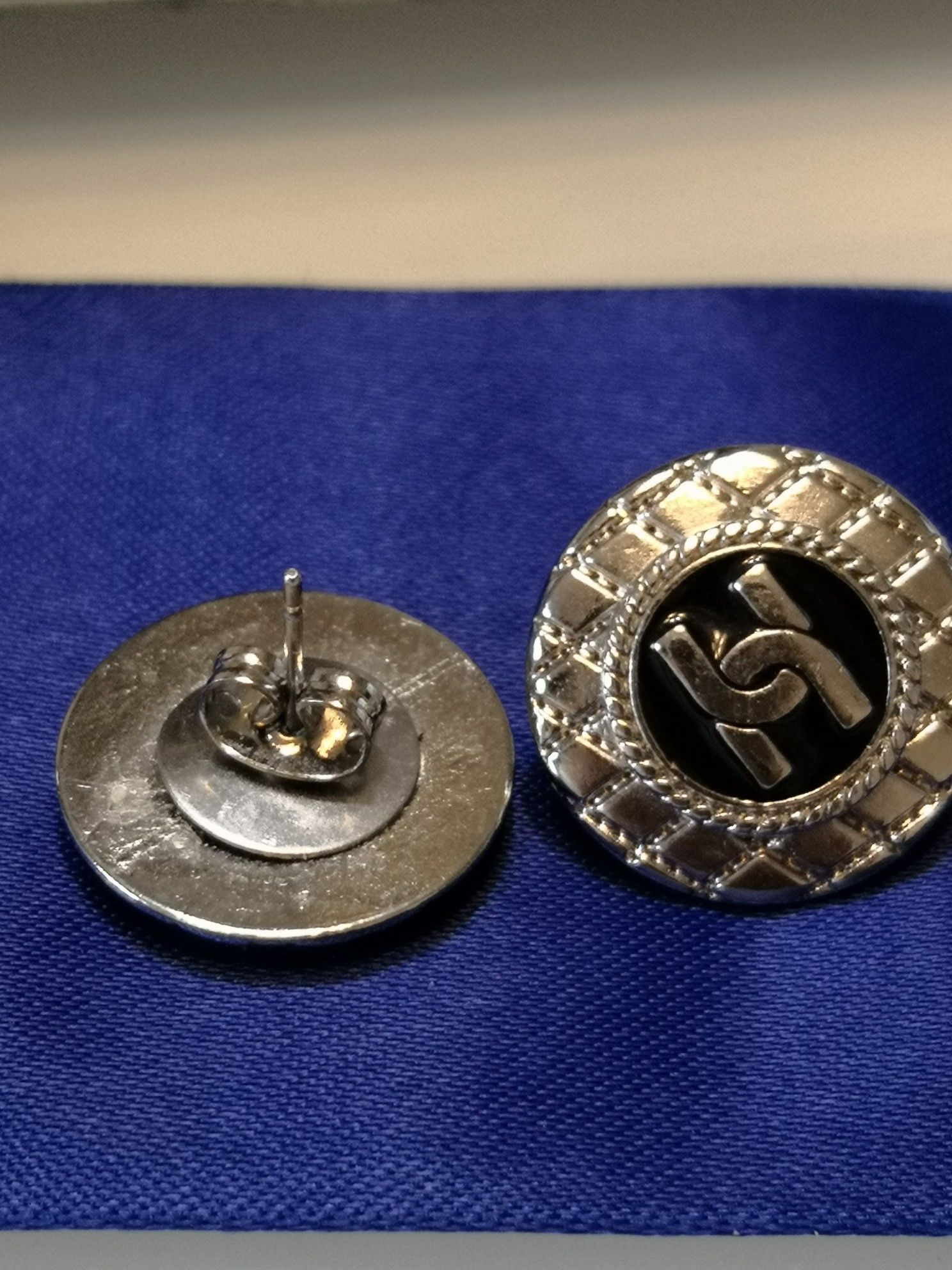 New earrings mail only.