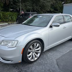 2020 Chrysler 300