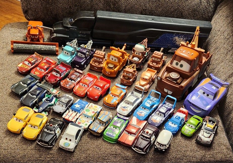 Disney Pixar CARS Toy Collection - Lightning McQueen Jackson Storm Etc