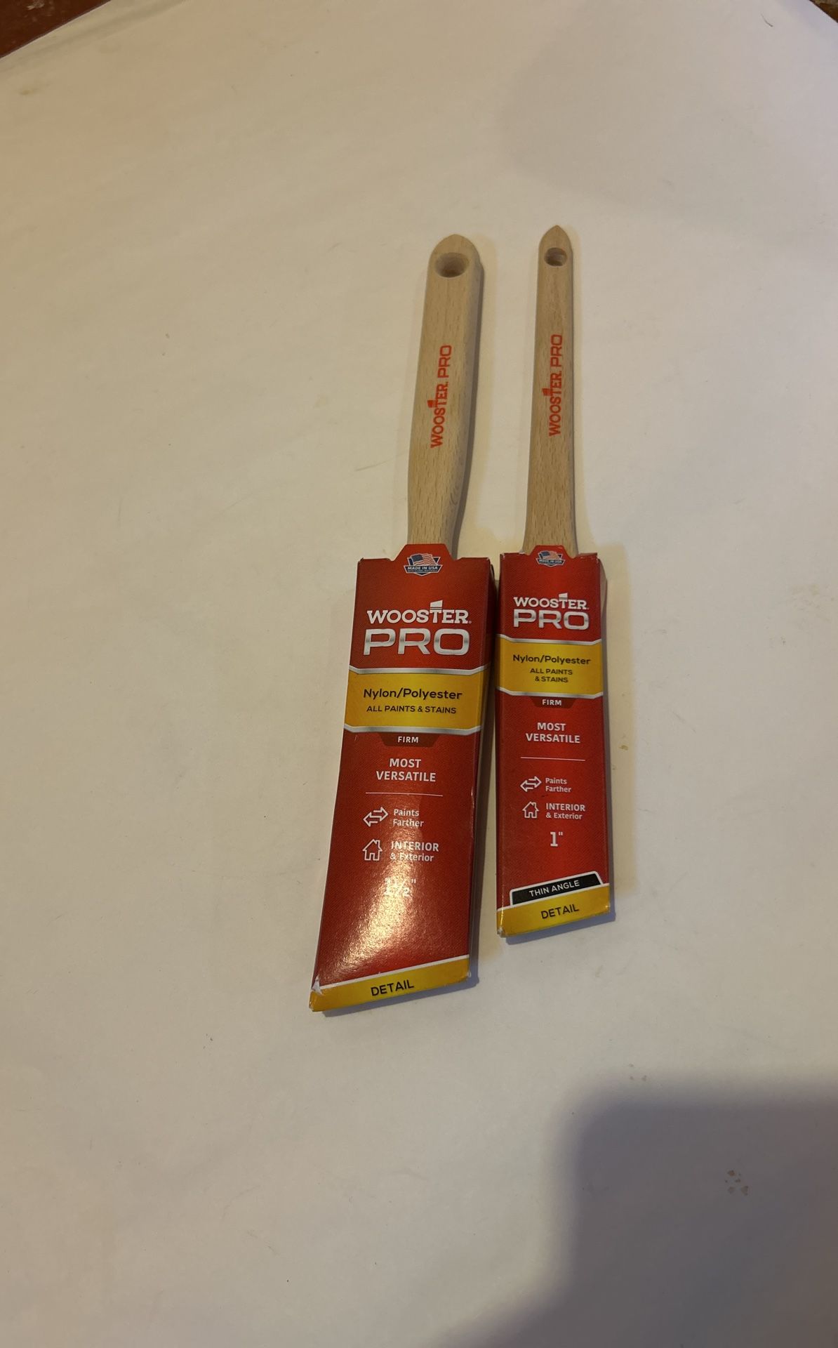 Wooster Pro Nylon/Polyester Angle Sash Brush