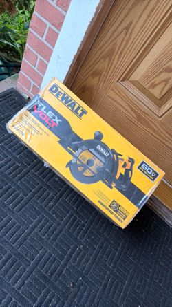 Dewalt 7-1/4” worm drive style saw with brake