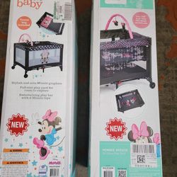 MINNIE MOUSE PLAY YARD