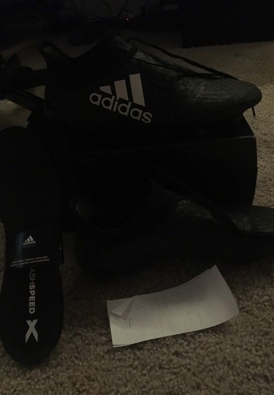 Adidas cleats size 10