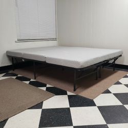 Queen size set - can DELIVER almost anywhere for $20 extra - gently used and in LIKE NEW condition 😍