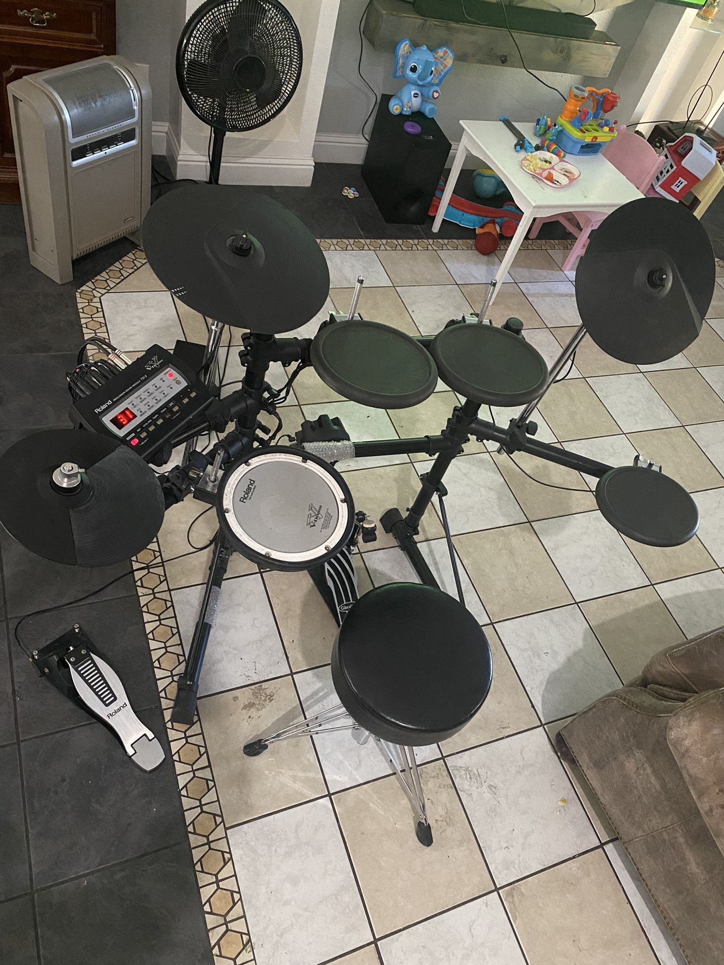 Roland TD-3 Kit + Throne