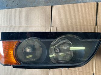 01 BMW X5 light housings only