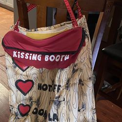Halloween Costume “Kissing Booth”