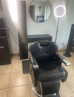 Barber chair and station