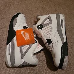 Air Jordan Retro 4 white cement size 4.5 youth/6wmns