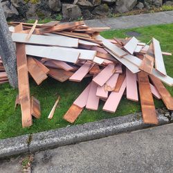 Free dry scrap wood