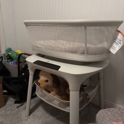 4MOMS bassinet 