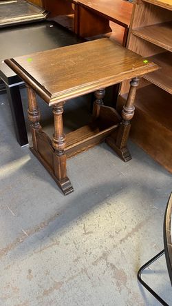 (In store) wood side table with bookshelf