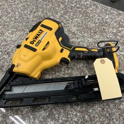Dewalt 20v Xr Brushless 15 Gauge Finish Nailer 