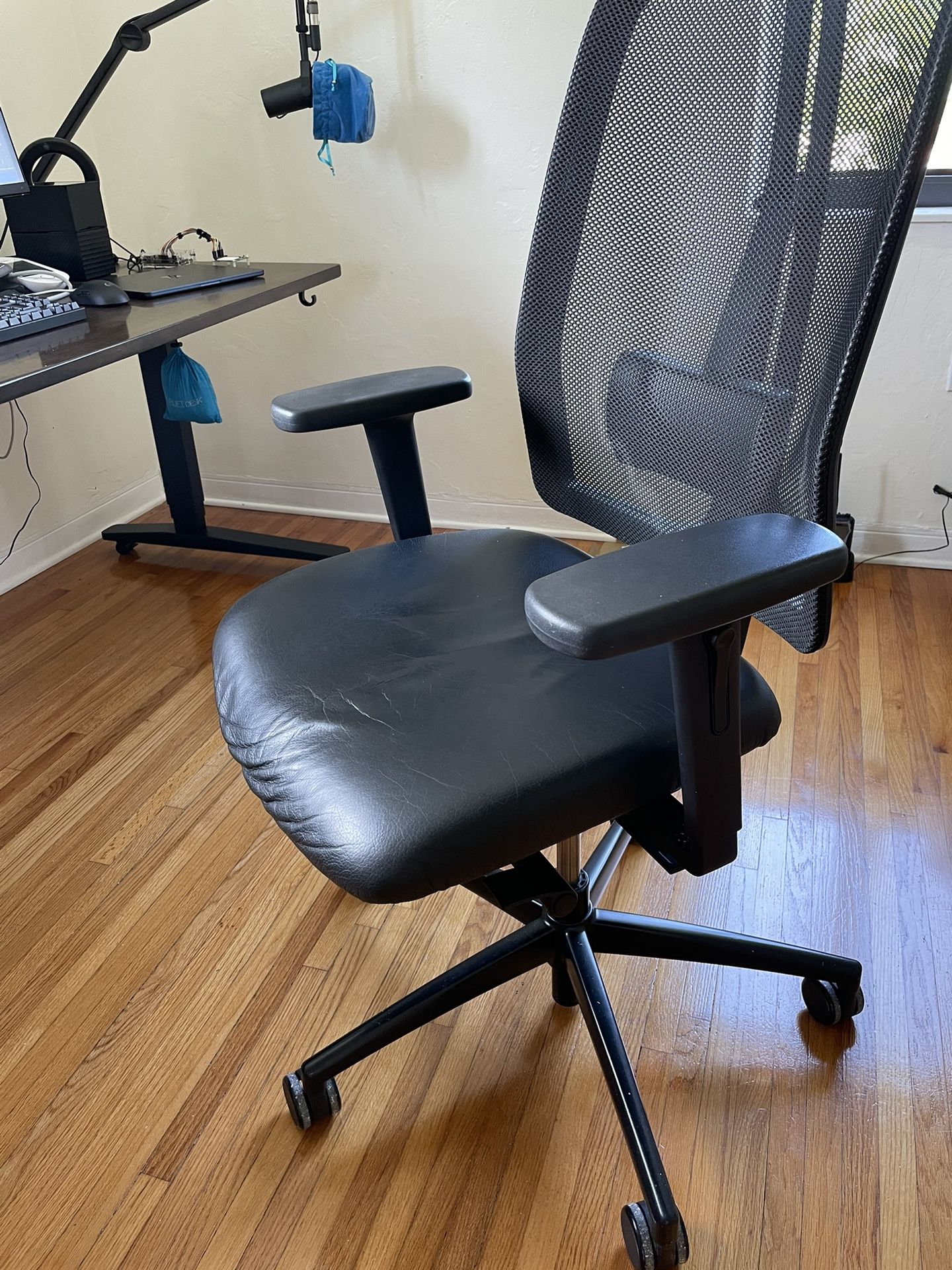 Ergonomic Office Chair With mesh And Back Support