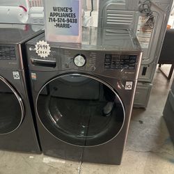 BLACK STAINLESS LG THINQ FRONT LOAD WASHER 