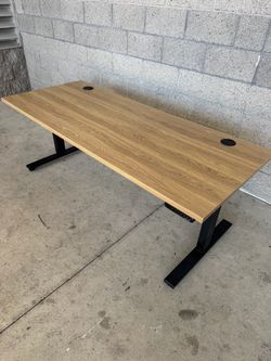 Uplift sit stand desk