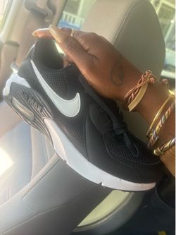 Women’s Nike air max exec